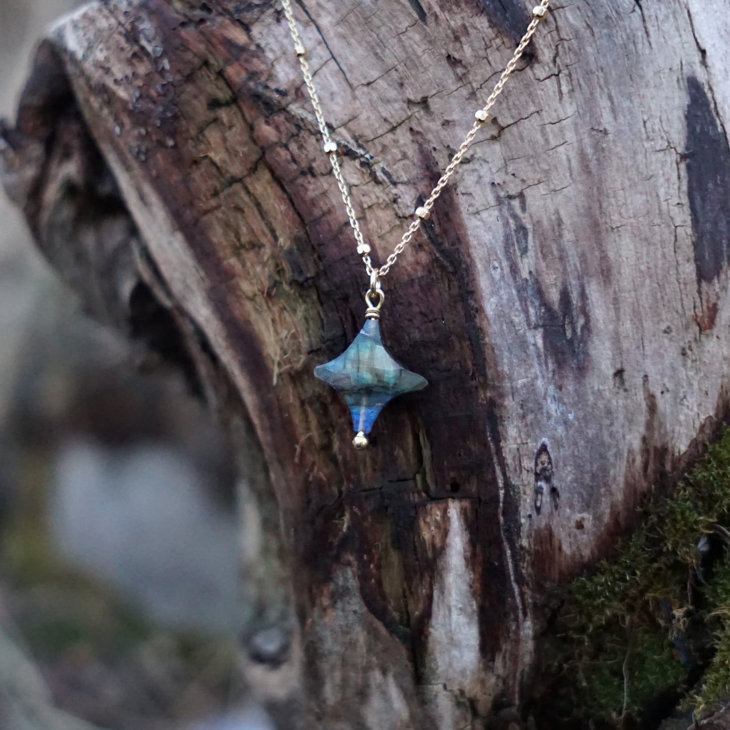 Labradoritt-stjerne halskjede