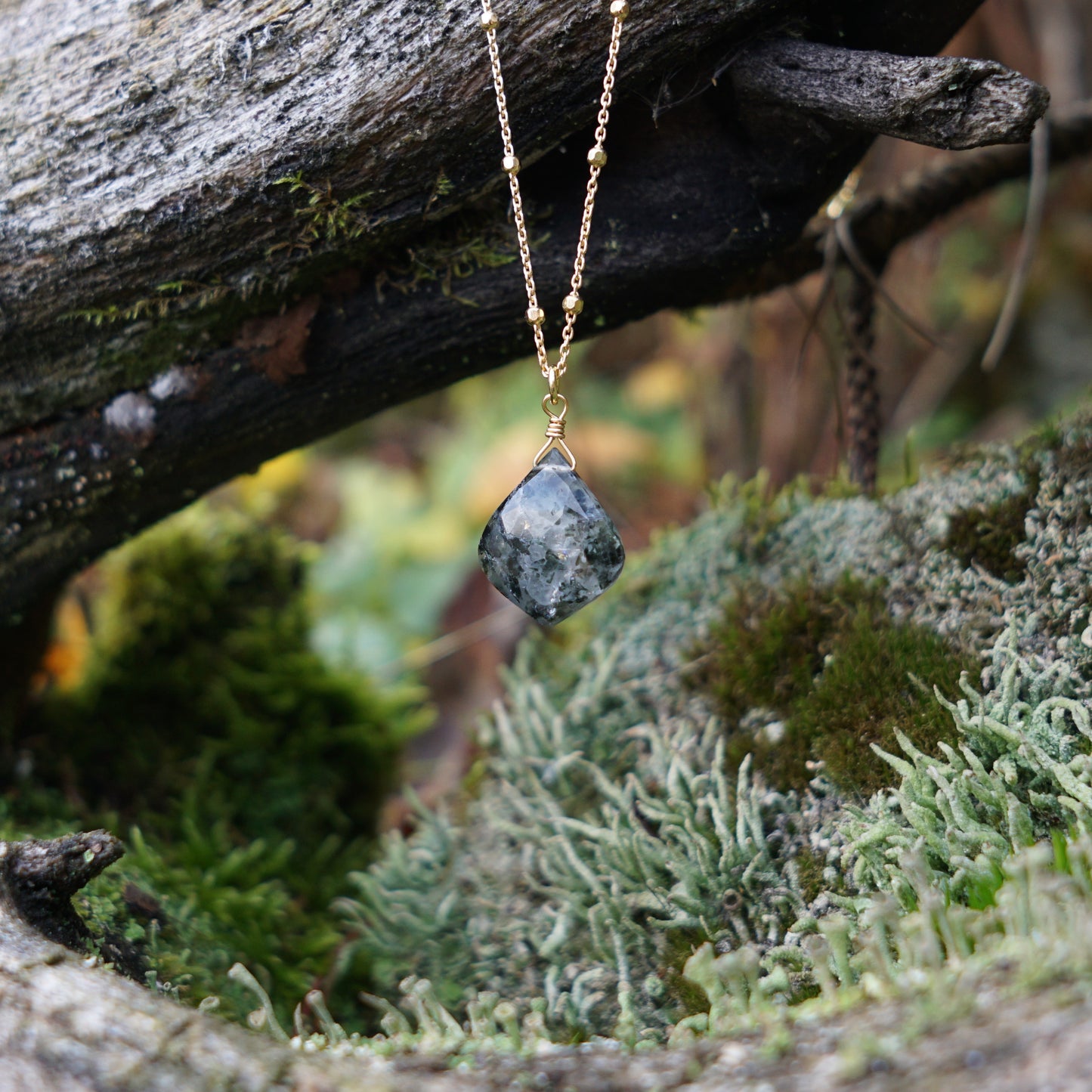 Hagekvarts halskjede